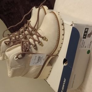 Cream colored memory foam St John's Bay boot
